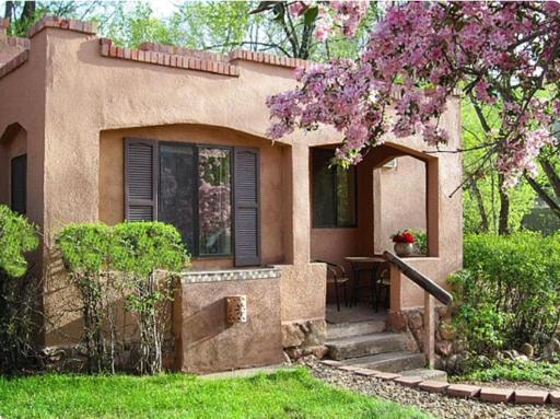 Town-N-Country Cottages - Housity