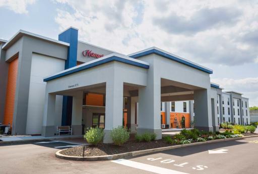 Hampton Inn East Windsor - Housity