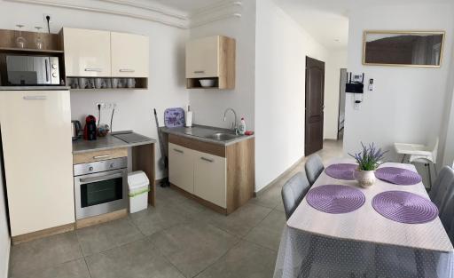Lavender Garden Apartment - Housity