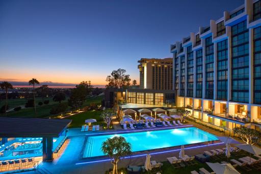 VEA Newport Beach, a Marriott Resort & Spa - Housity