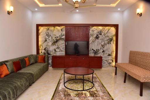 Canadian Inn Islamabad - Housity