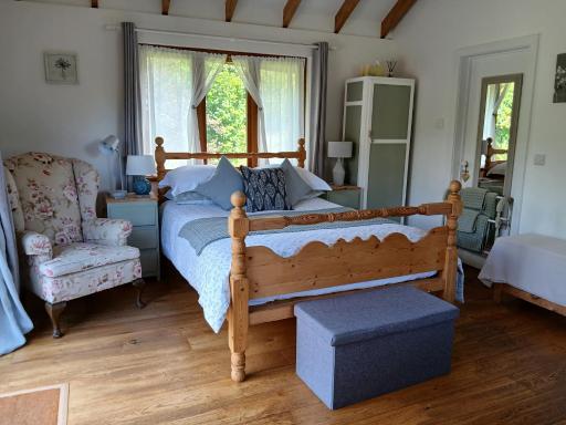 Three Oaks Nursery - Housity