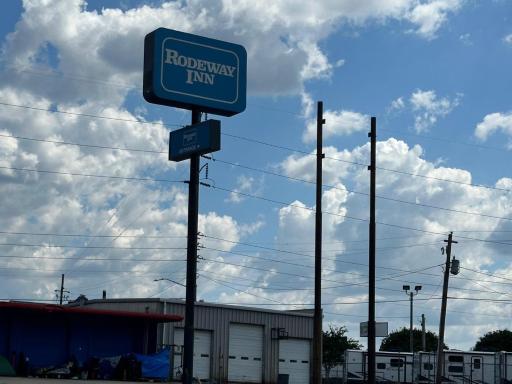Rodeway Inn Stone Mountain - Housity