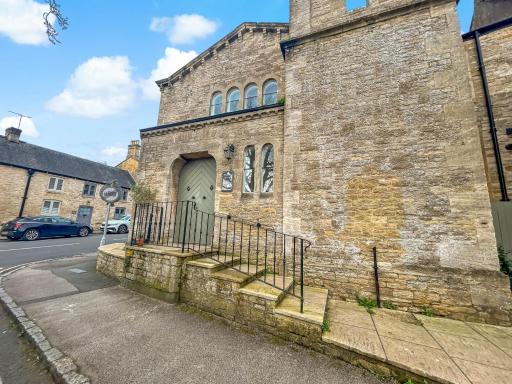 Church suite, Stow-on-the-Wold, Sleeps 4, town location - Housity