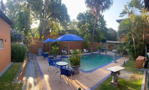 La Belva Court with Swimming Pool - Hizvo