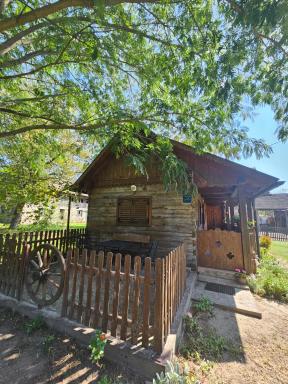 Apartments Kuvarna - Housity