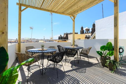 Vegueta Rooftop Suites by airnest - Housity