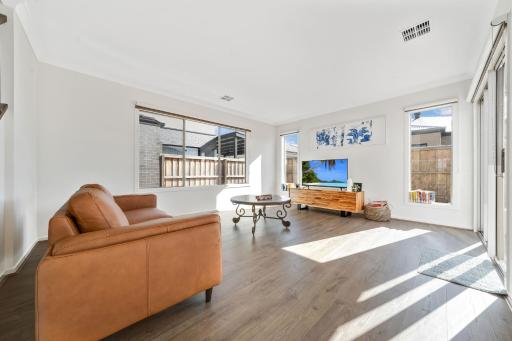 Charming Cozy Stylish Unique Retreat, Steps from Alira Village Mall, Park - Housity
