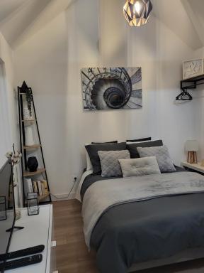 Agréable studio avec cour à 10mn de Fontainebleau - Housity