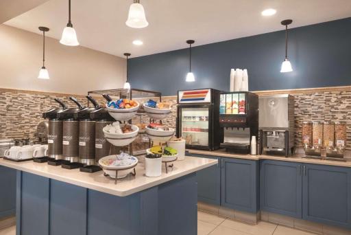 Country Inn & Suites by Radisson, Eagan, MN - Housity