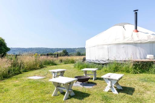 Beautiful Yurt with stunning South Downs views - Housity