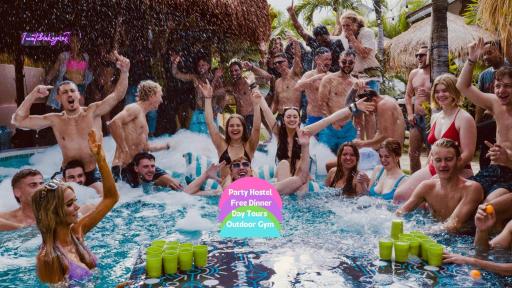 Clandestino Hostel Canggu - Housity