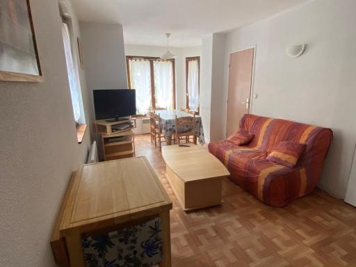 Appartement 3 pièces avec ascenseur et balcon, proche navettes gratuites - FR-1-515-33 - Housity