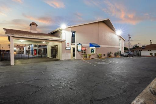 Travel Inn - Housity