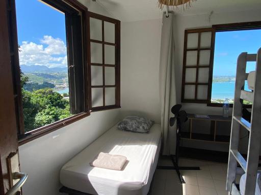 Top Hill Hostel- Martinique- auberge dortoir - Housity