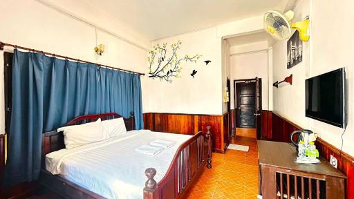 Domon Riverside Hotel - Housity