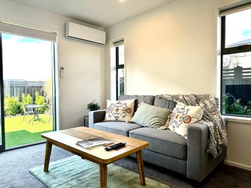 Riccarton 2BDR2BTR Townhouse FREE Carpark FAST Wifi - Hizvo
