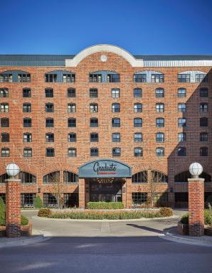 Graduate by Hilton Minneapolis - Housity