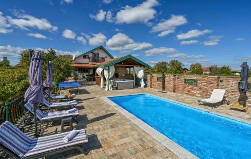 Nice Home In Prugovac With Sauna - Housity
