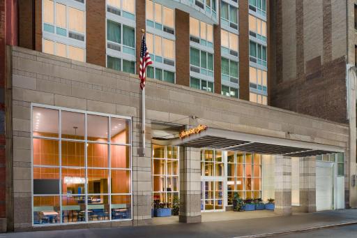 Hampton Inn Times Square Central - Housity