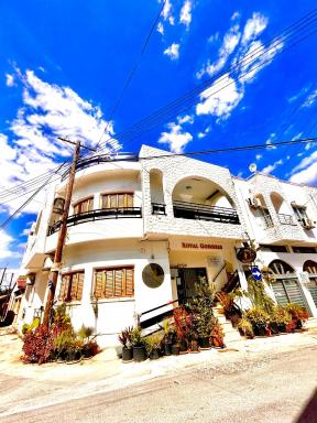 Royal Goddess Guest House, Walled City - Housity