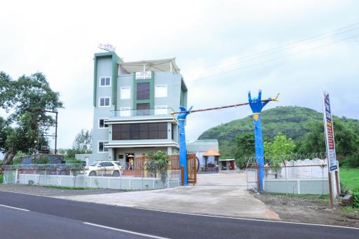 Hotel Five Star - Housity