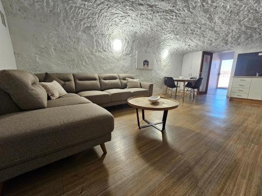 Holly Place - Housity