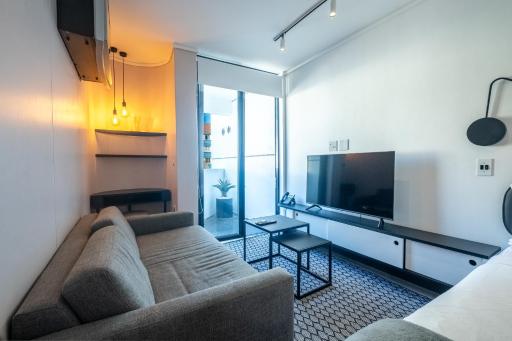 Flamingo 104: Modern Studio Unit with Balcony - Housity