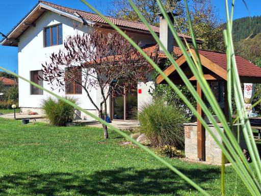 Къща за гости Ореха - Housity