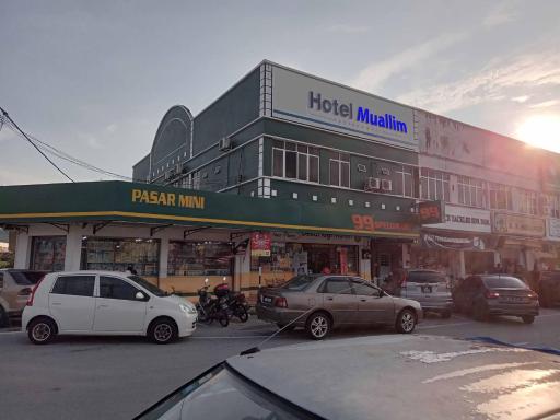 Hotel Muallim Tanjung Malim - Housity