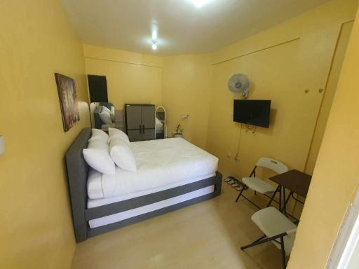 Lucena Meg's Studio Apmnt Deluxe rm-Near SM-Wifi - Housity