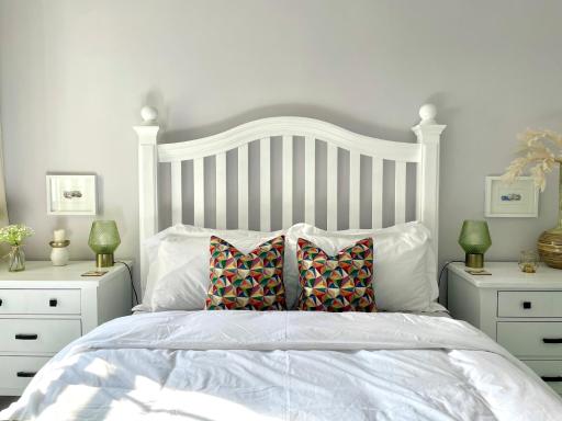 Perfectly Coastal - Central Apartment with Castle Views and minutes to Old Town - Housity