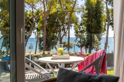 Park Beach Hotel - Housity