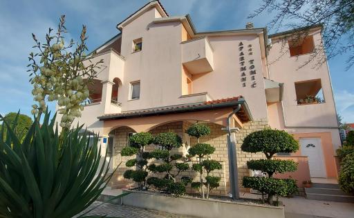 Apartments Tomic - Housity