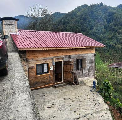 Amiras Dağevi - Housity