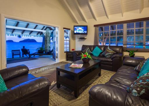 Blue Waters Inn - Housity