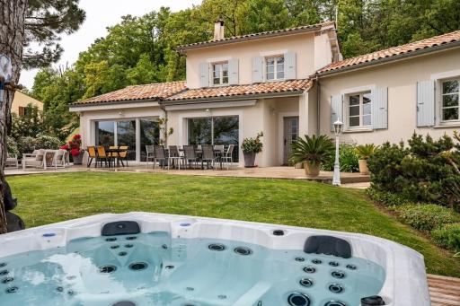 La Villa Moursoise 4 Etoiles - Housity