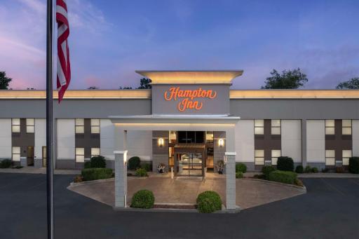 Hampton Inn Russellville - Housity