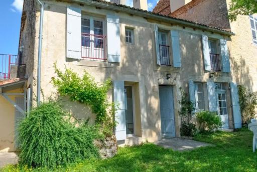 House with garden and view ideal location in Limeuil for 6 people - Housity
