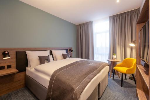 Holiday Inn - the niu, Loom Manchester North, an IHG Hotel - Housity