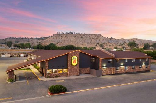 Super 8 by Wyndham Columbus - Housity