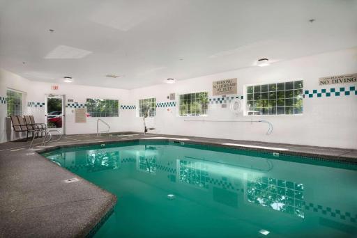 Country Inn & Suites by Radisson, Portland International Airport, OR - Housity