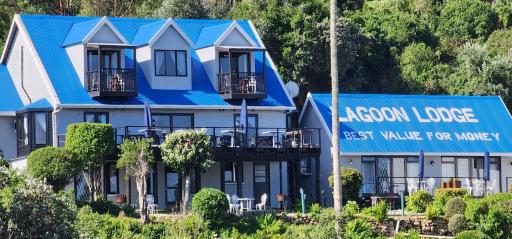 Lagoon Lodge - Housity