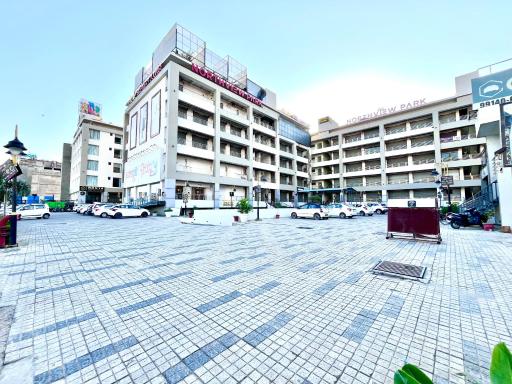 Hotel Lycoris Zirakpur Chandigarh !! Top Rated & Most Awarded Property in Tricity !! Main Highway Hotel - Housity