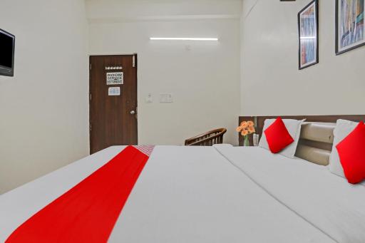 Hotel O POP Hotel Shubham - Housity