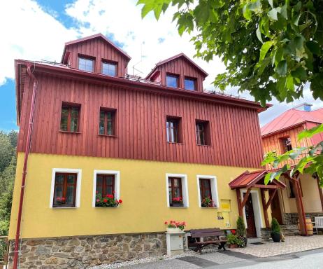 Chalupa Pohádka - Housity