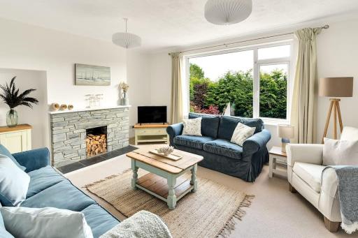 Cornish seaside house with harbour views - Housity
