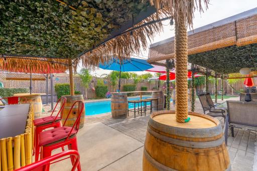 Tropical Paradise - Housity