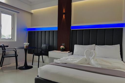 Central Block Inn - Housity