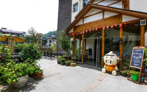 Zhangjiajie Forest Park Youth Hostel - Housity